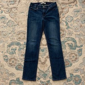 Levi Perfect Waist Straight Leg 525